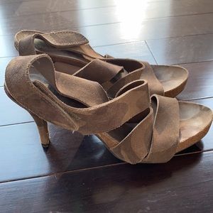 Pedro Garcia Camo Heels Size 9.5